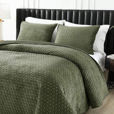 Quilted embossed ultra-fine fiber bedspread