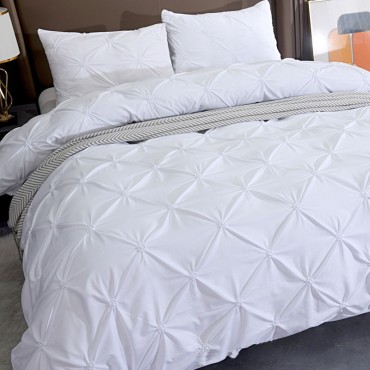 Elastic quilt cover with embroidery