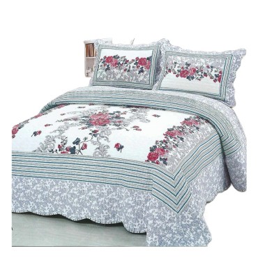 An elegant floral bedspread and quilt set