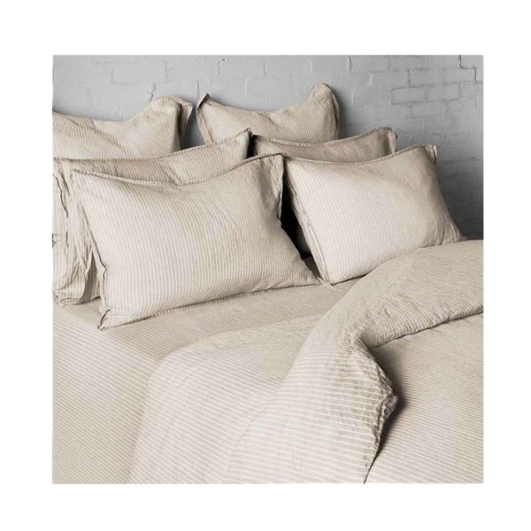 A flexible and smooth linen bedding set