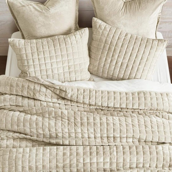 An eco-friendly, anti-allergic, and durable duvet cover set
