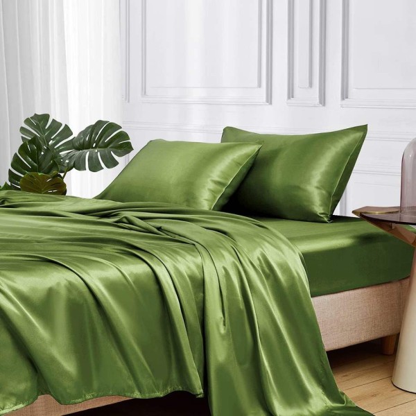 A thick-padded deep-pocketed bedsheet set