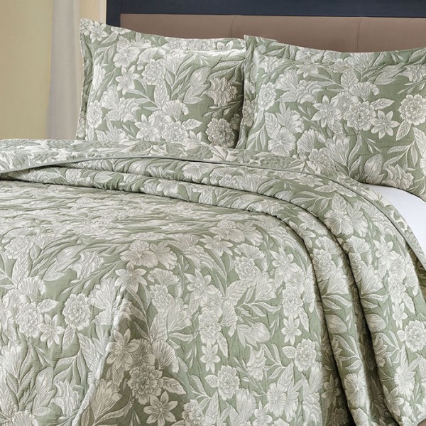 A soft polyester bedding set for home use