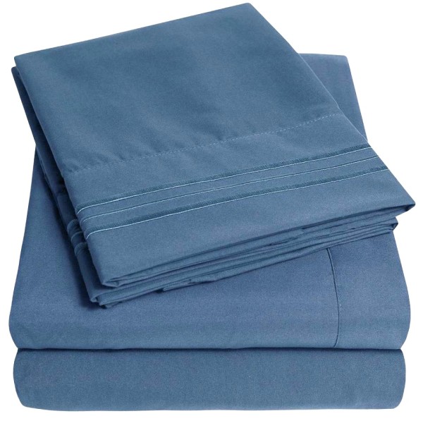 A deep-pocket anti-wrinkle and fade-resistant bedding set