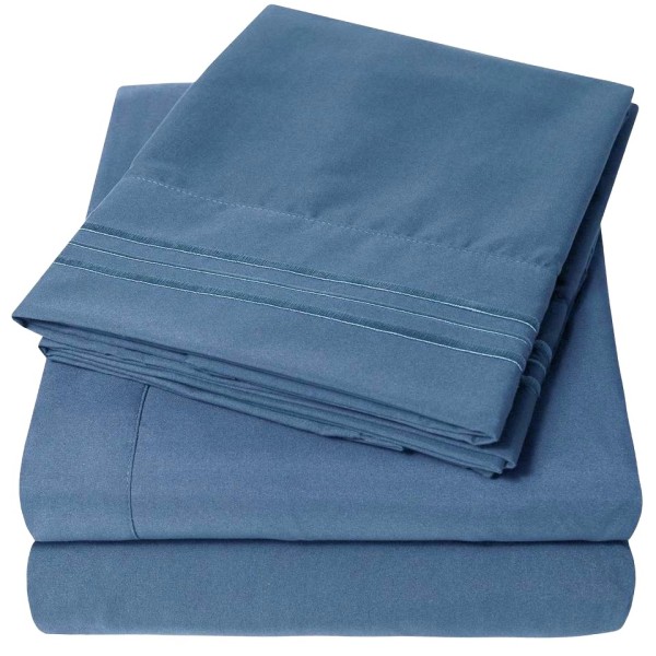 A deep-pocket anti-wrinkle and fade-resistant bedding set