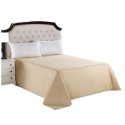 A pure white, skin-friendly cotton bedding set