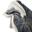 A soft, skin-friendly and warm flannel blanket