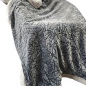 A soft, skin-friendly and warm flannel blanket