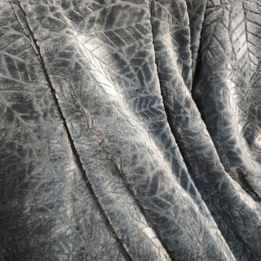 A soft, skin-friendly and warm flannel blanket