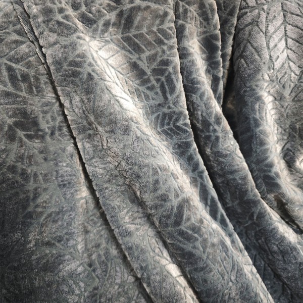 A soft, skin-friendly and warm flannel blanket