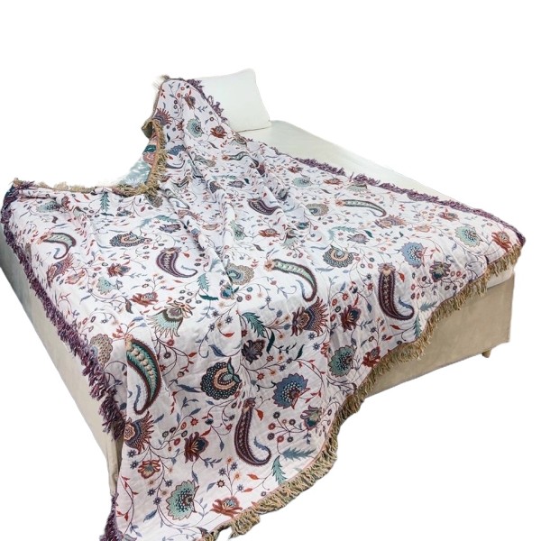 A reversible tassel bedspread made from all-cotton material